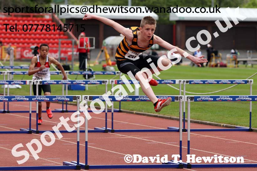 Boys under-15s hurdles, North Eastern Champs, Gateshead Stadium. Photo: David T. Hewitson/Sports for All Pics